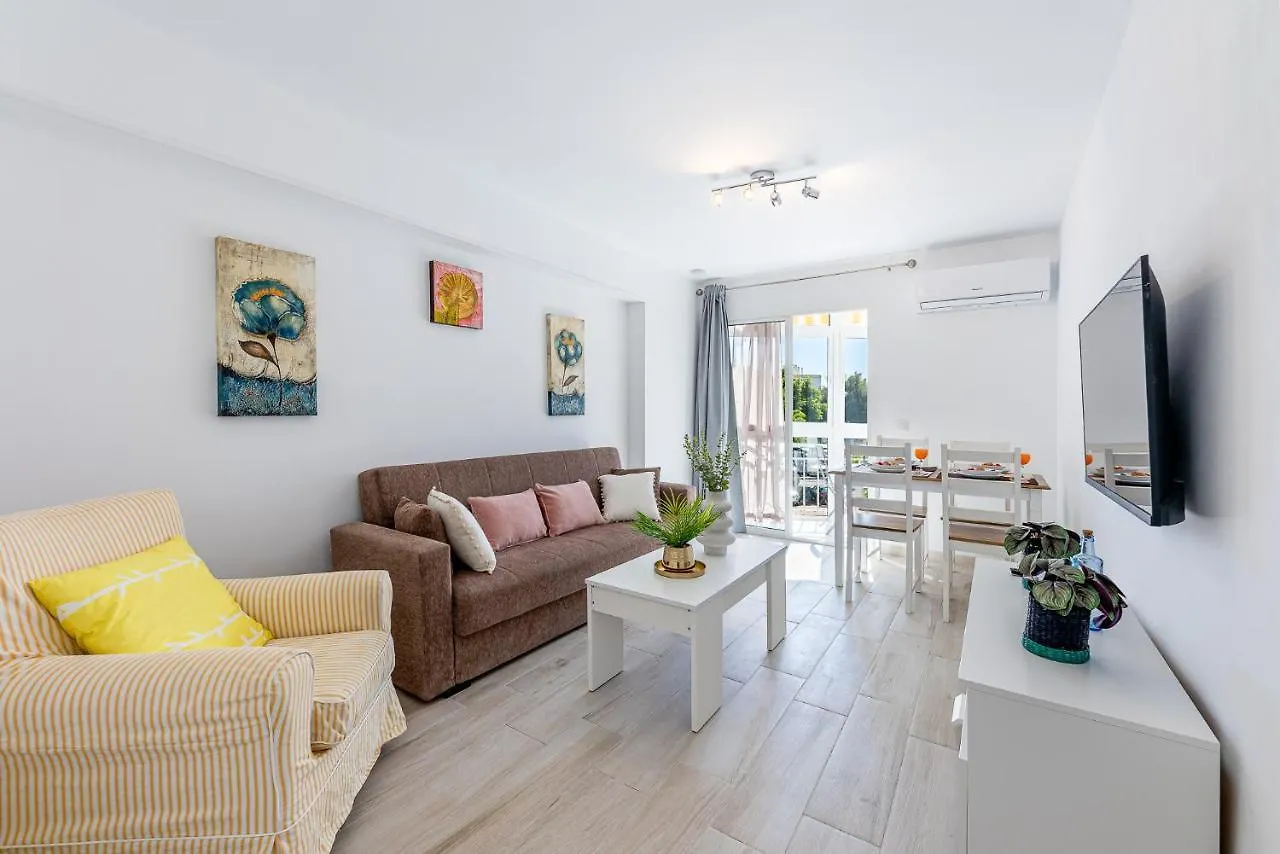 797 Holiday Rentals - Apartamento Para 3 En Piscis Con Piscinas ベナルマデナ アパート
