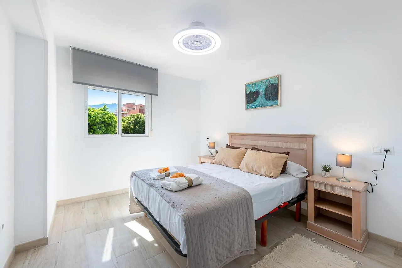 アパート 797 Holiday Rentals - Apartamento Para 3 En Piscis Con Piscinas ベナルマデナ