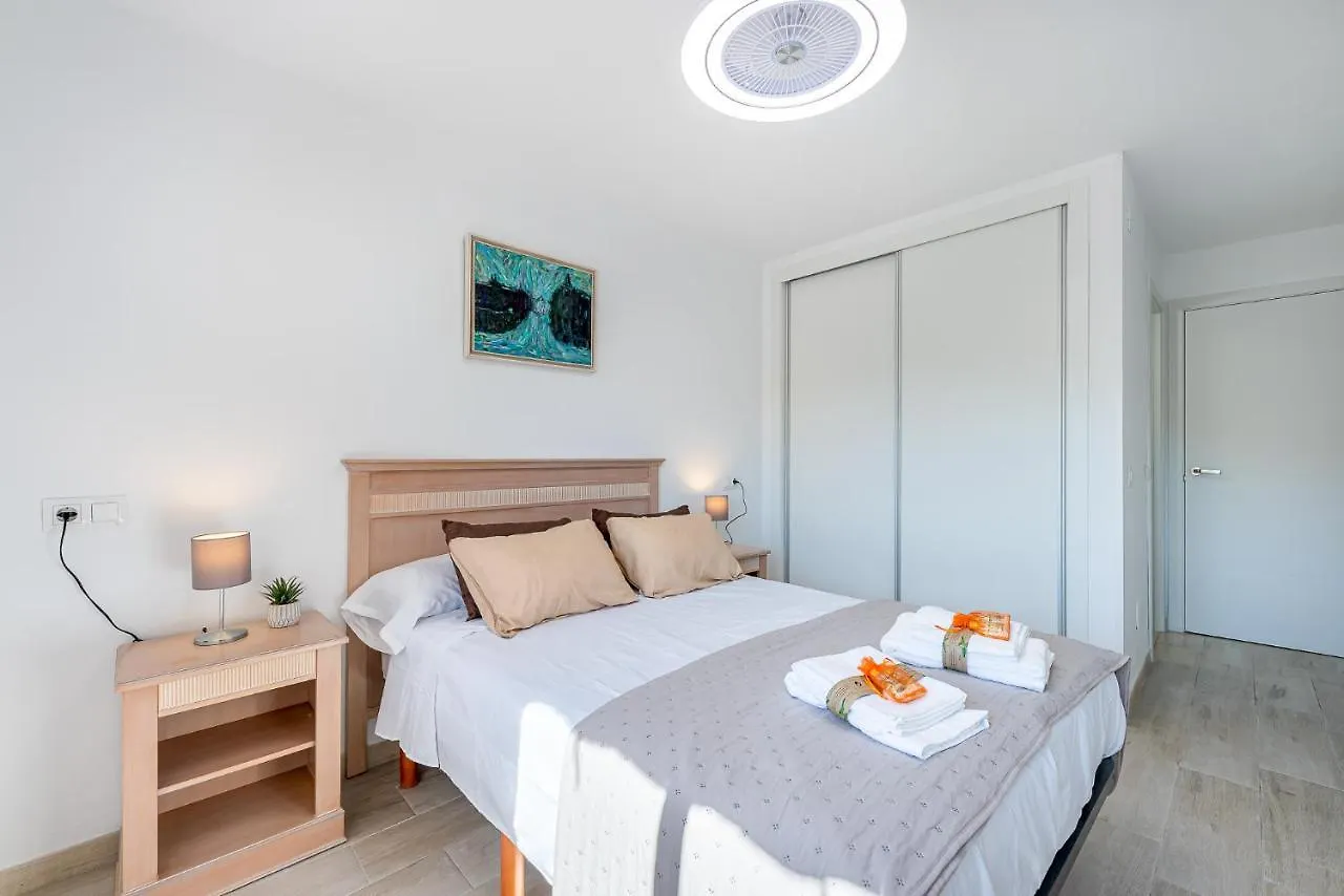 アパート 797 Holiday Rentals - Apartamento Para 3 En Piscis Con Piscinas ベナルマデナ